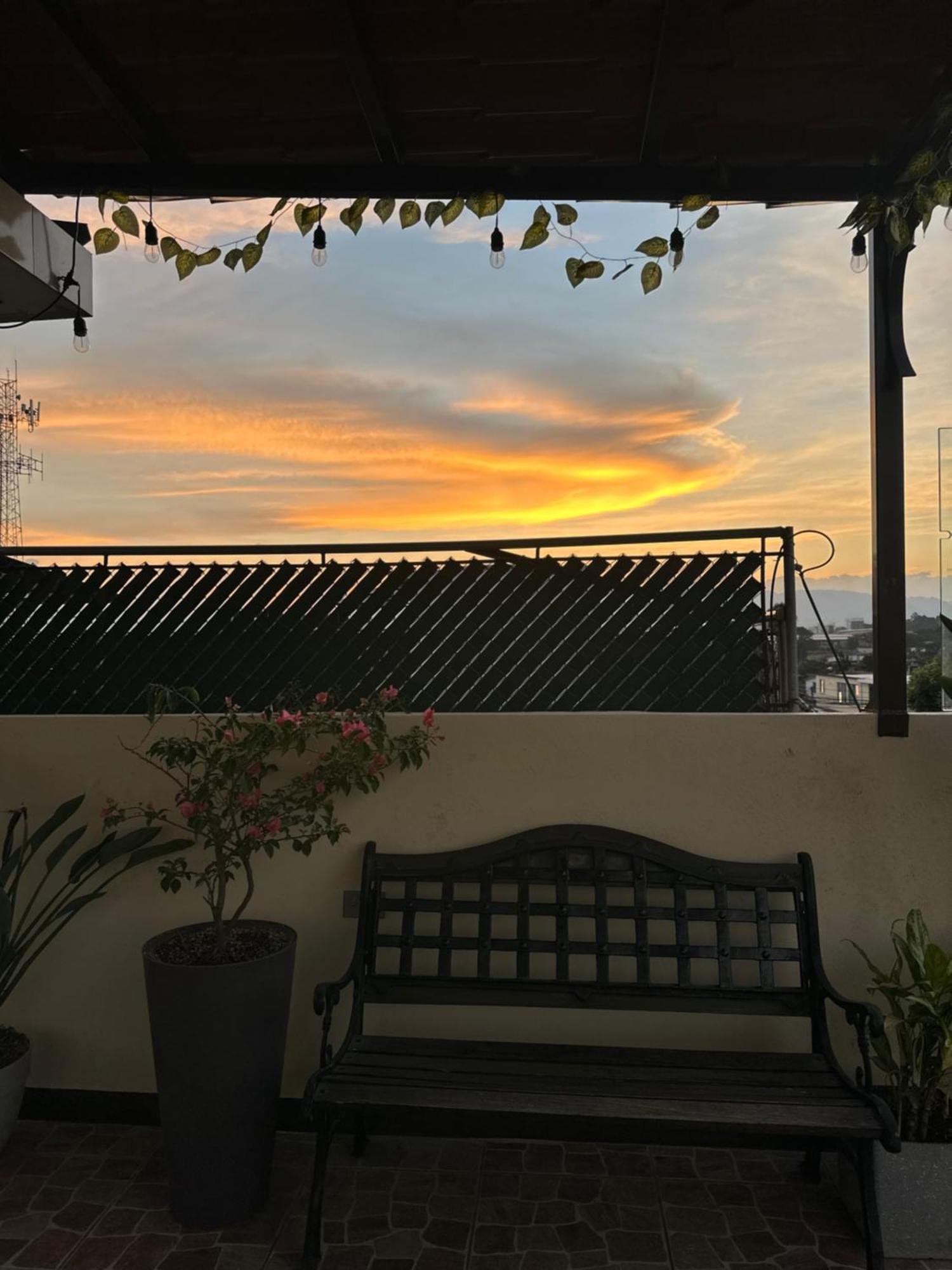Sky Garden Hotell Guatemala City Eksteriør bilde